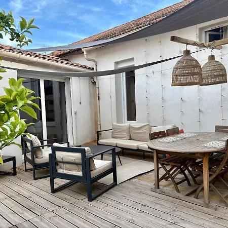 Villa Lou Tiboulen Townhouse 100 M From The Port *