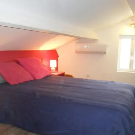 Villa Lou Tiboulen Townhouse 100 M From The Port *